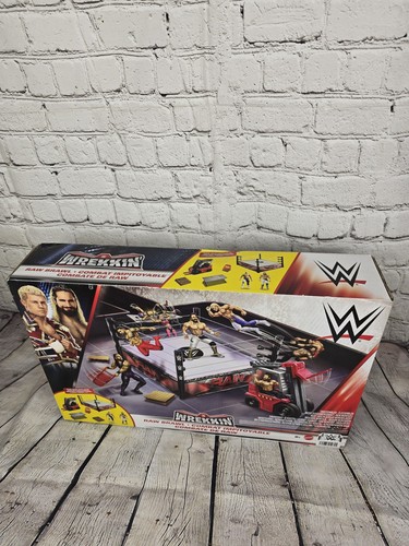 Wwe playset wrekkin raw brawl - wwe,